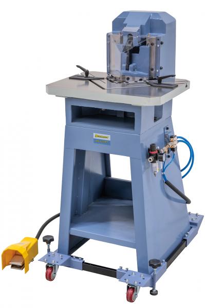 Bernardo universal undercarriage UFW 300