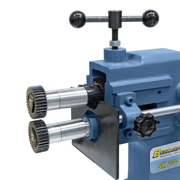 Bernardo SM 200 Manual beading machines